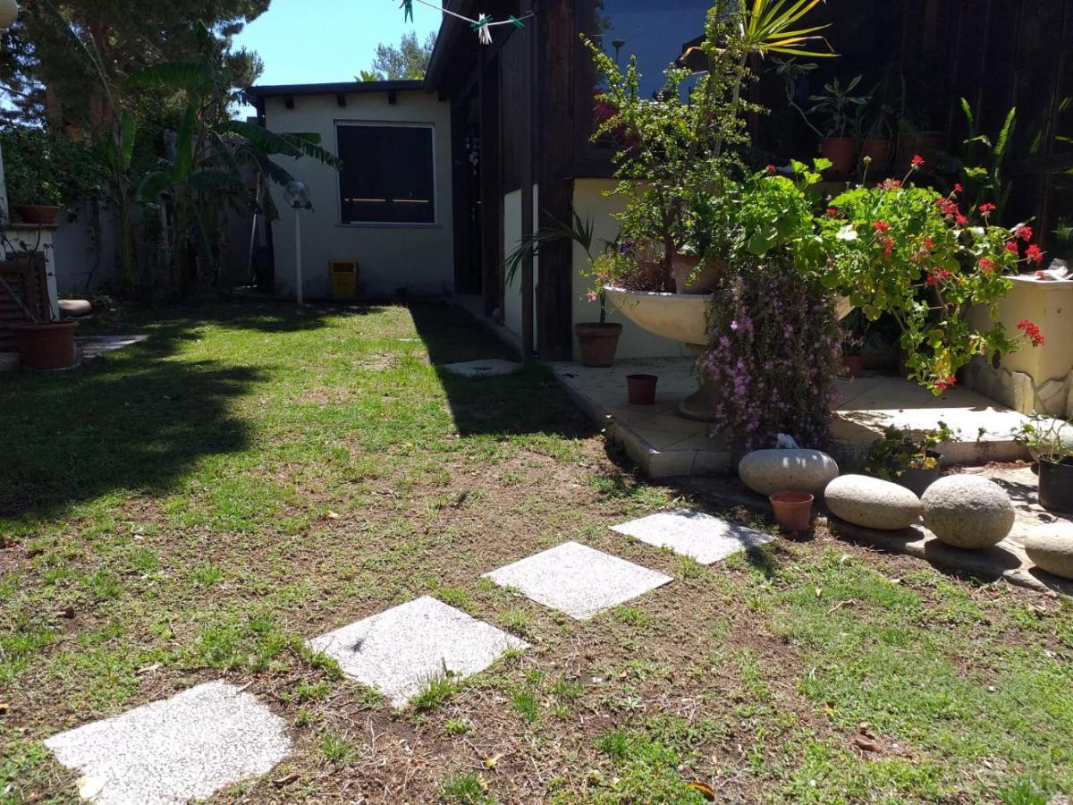 Brezza Di Mare Appartamento In Villa Con Giardino E Spiaggia ,Casa Vacanze Al Mare Quartu SantʼElena Kültér fotó